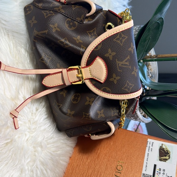 Yves Saint Laurent Mini Fragrance Set — Black, Pink & Gold - Picture 4 of 6